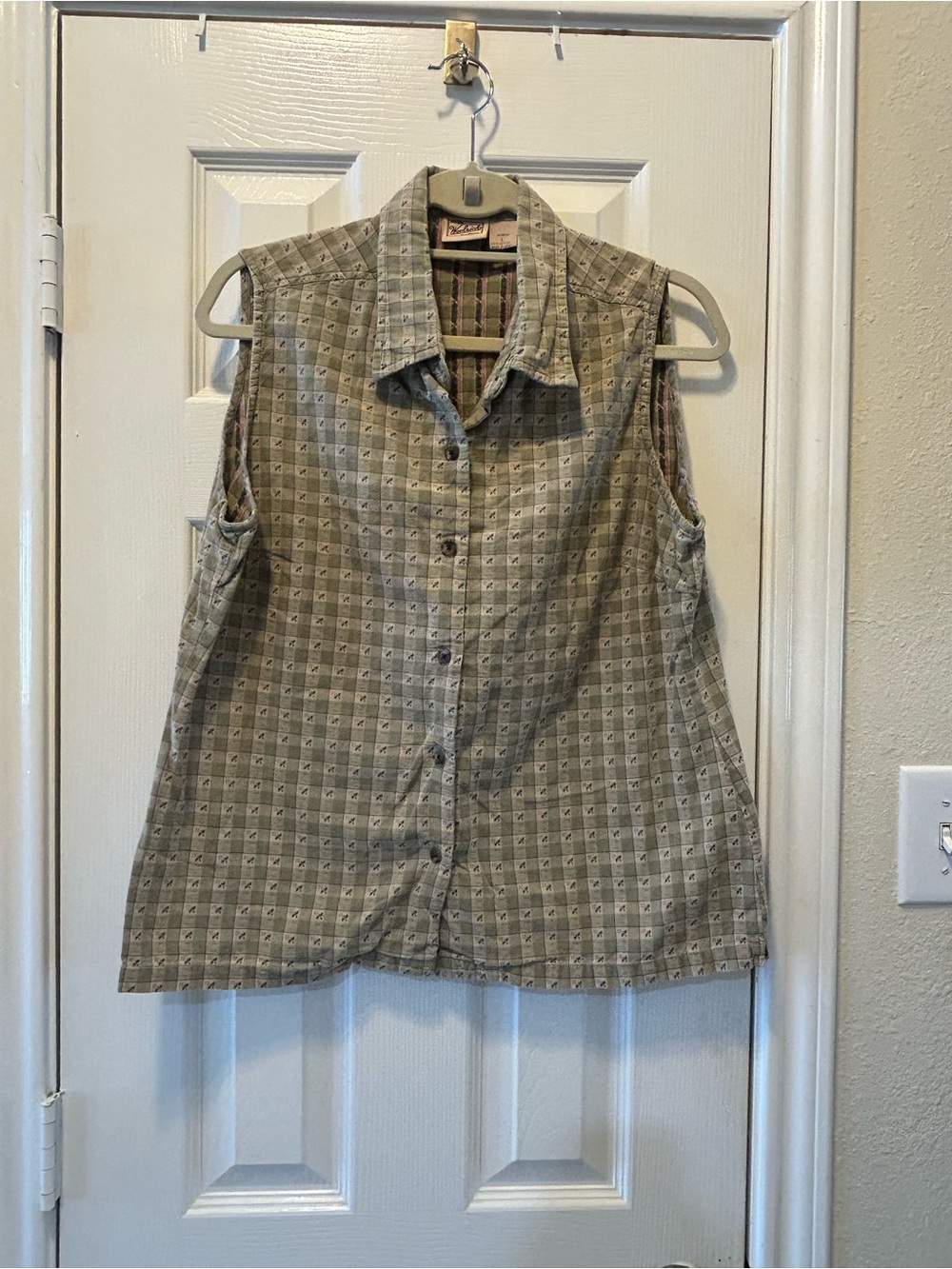 Woolrich 90’s Vintage Sleeveless top with precious flowers